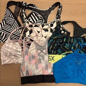 6 Victoria’s Secret Sports Bras XS/S